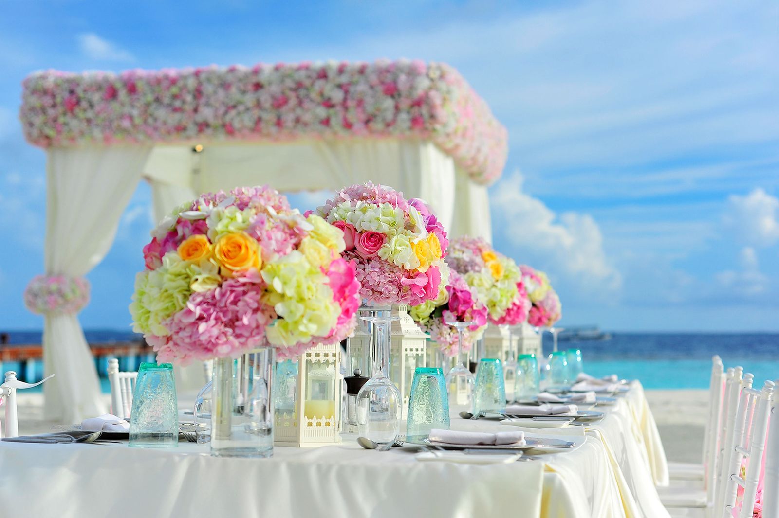 Bridal bouquet arrangement